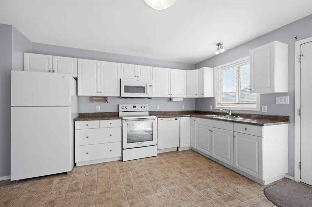 MLS® A2261163 - Unit #Unit 6 1811 49 Avenue  in Wallacefield Lloydminster, Residential