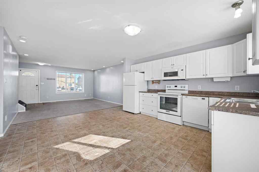 MLS® A2261163 - Unit #Unit 6 1811 49 Avenue  in Wallacefield Lloydminster, Residential