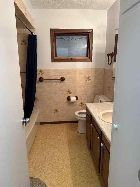 MLS® A2261165 - 5301 52 Street  in NONE Taber, Residential