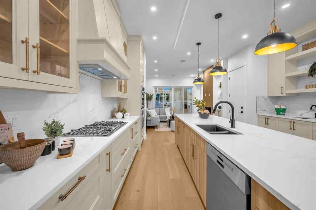 MLS® A2261176 - 2435 52 Avenue SW in North Glenmore Park Calgary, Residential