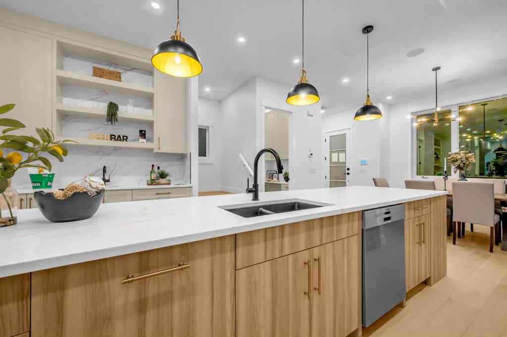 MLS® A2261176 - 2435 52 Avenue SW in North Glenmore Park Calgary, Residential