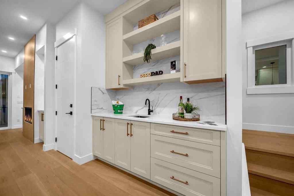 MLS® A2261176 - 2435 52 Avenue SW in North Glenmore Park Calgary, Residential