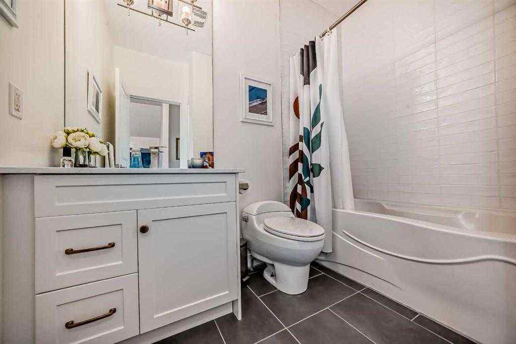 MLS® A2261181 - 3002 18 Street SW in South Calgary Calgary, Residential