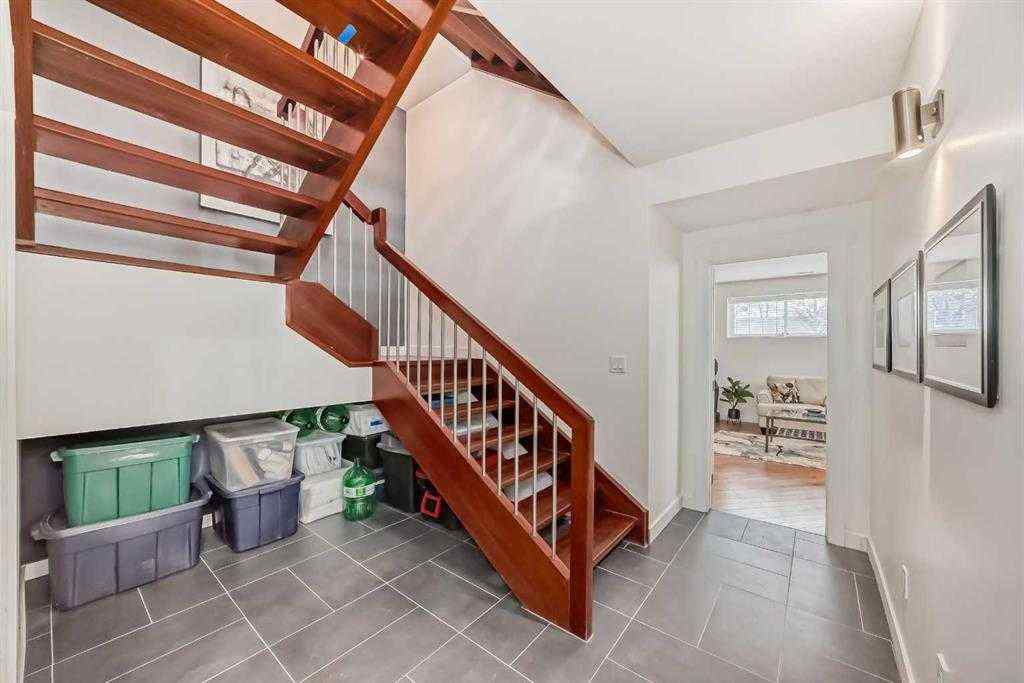 MLS® A2261181 - 3002 18 Street SW in South Calgary Calgary, Residential