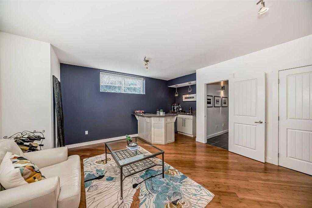 MLS® A2261181 - 3002 18 Street SW in South Calgary Calgary, Residential