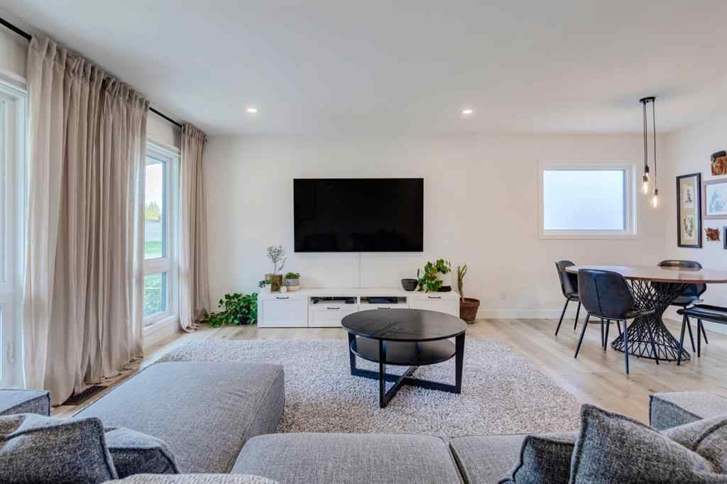 MLS® A2261189 - 1240 Mapleglade Crescent SE in Maple Ridge Calgary, Residential