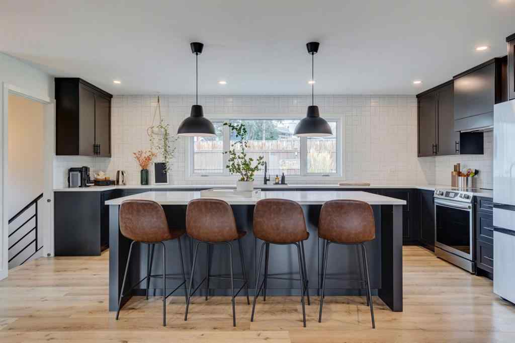 MLS® A2261189 - 1240 Mapleglade Crescent SE in Maple Ridge Calgary, Residential