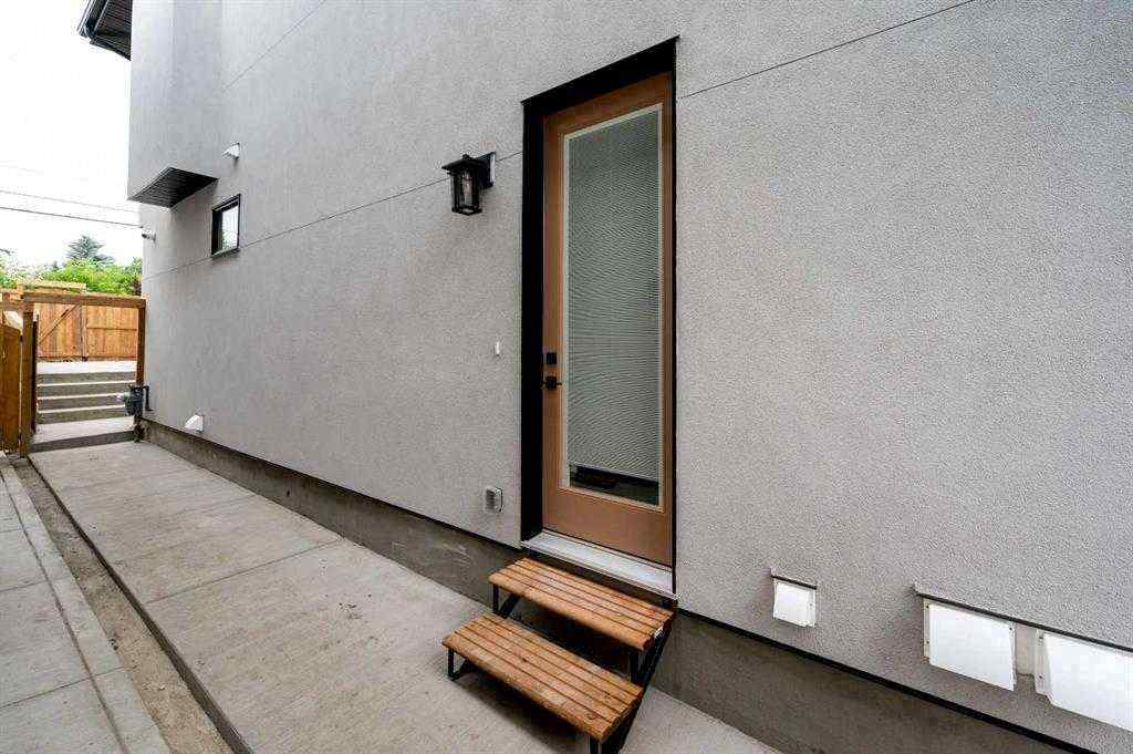 MLS® A2261195 - 105 Hartford Road NW in Highwood Calgary, Residential