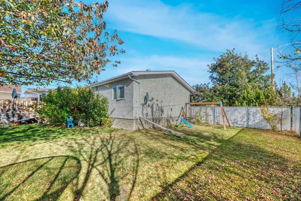 MLS® A2261198 - 112 Young Crescent  in NONE Stavely, Residential