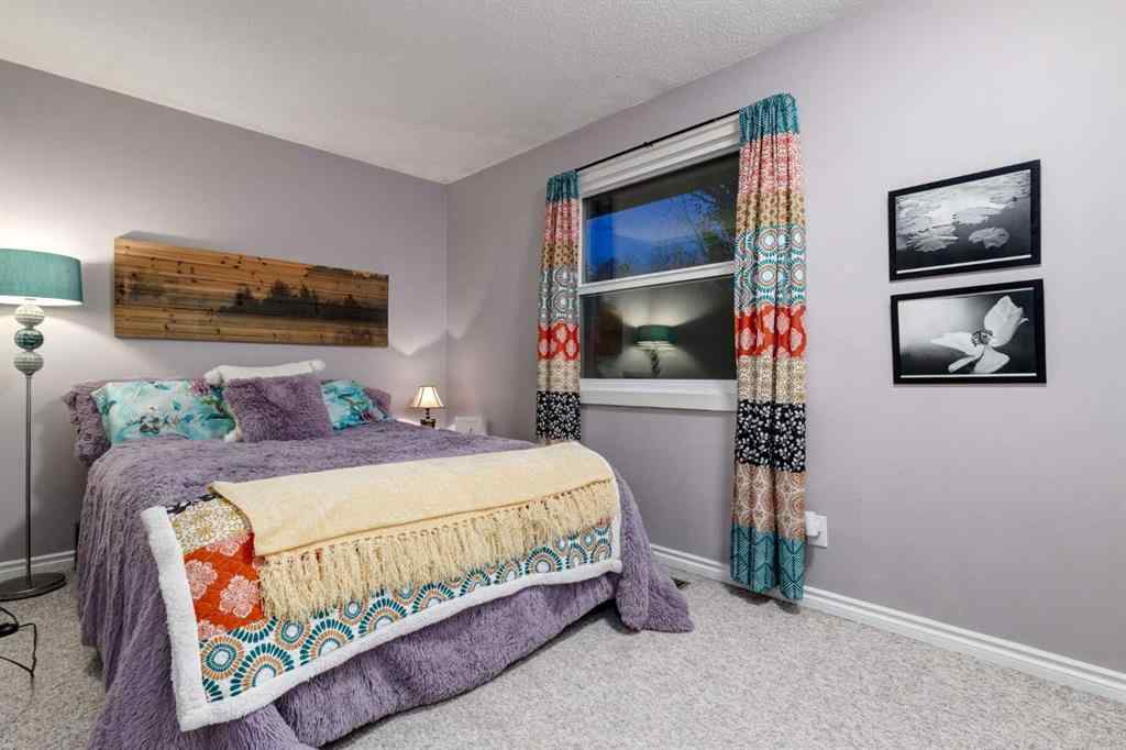 MLS® A2261199 - 220 Oakridge Place SW in Oakridge Calgary, Residential