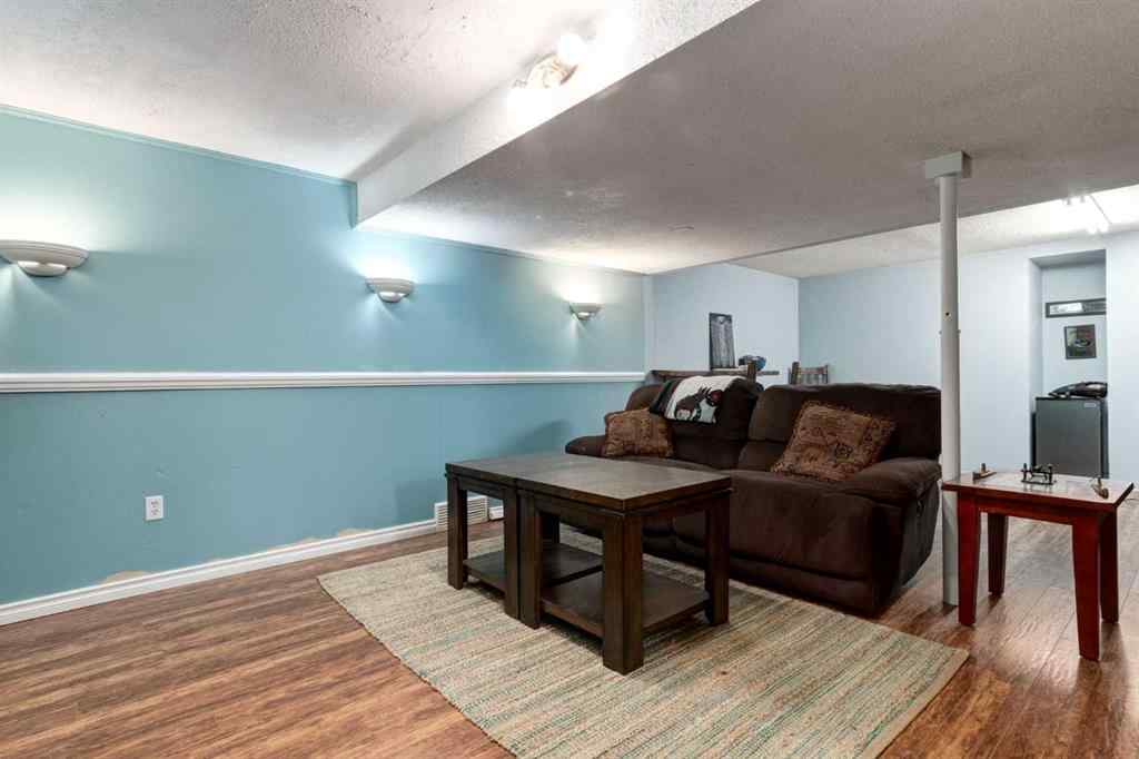 MLS® A2261199 - 220 Oakridge Place SW in Oakridge Calgary, Residential