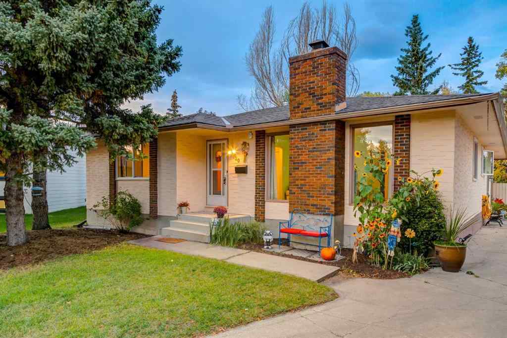 MLS® A2261199 - 220 Oakridge Place SW in Oakridge Calgary, Residential