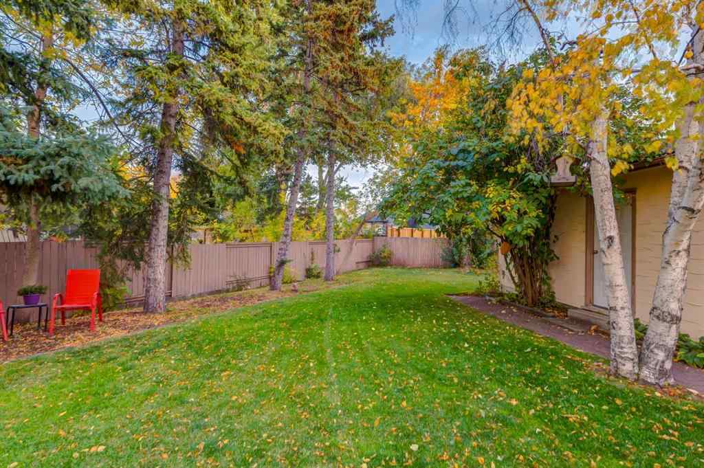 MLS® A2261199 - 220 Oakridge Place SW in Oakridge Calgary, Residential