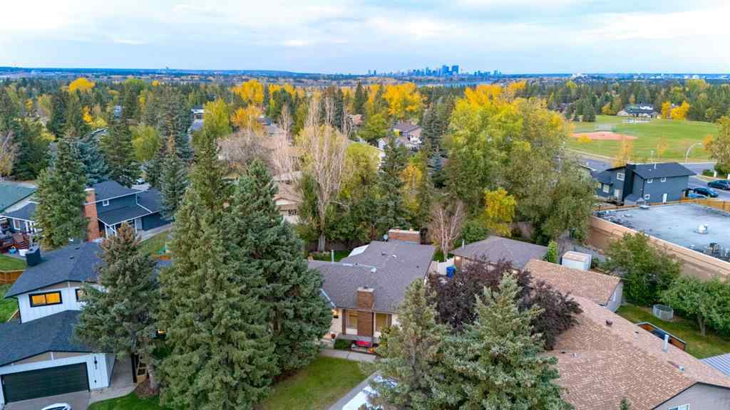MLS® A2261199 - 220 Oakridge Place SW in Oakridge Calgary, Residential