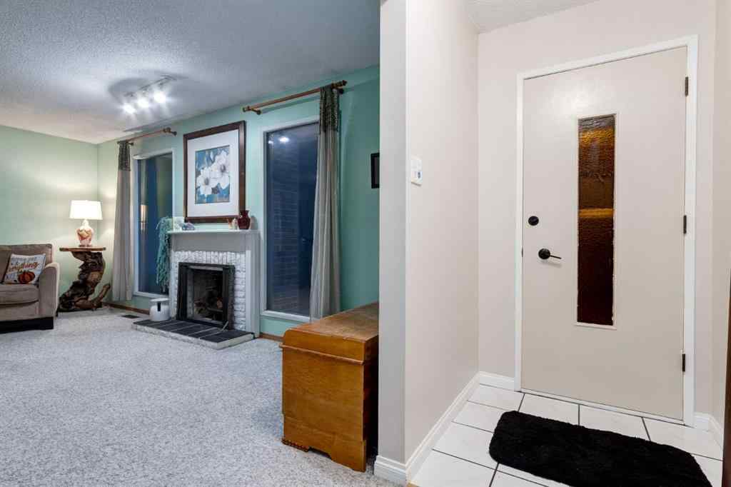 MLS® A2261199 - 220 Oakridge Place SW in Oakridge Calgary, Residential