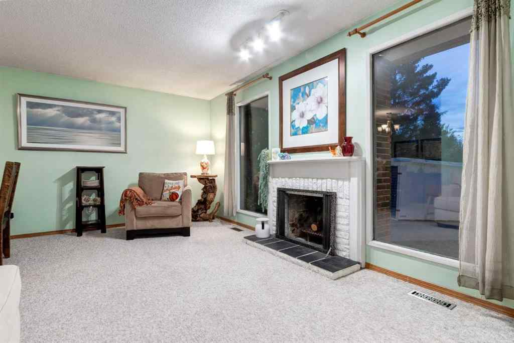 MLS® A2261199 - 220 Oakridge Place SW in Oakridge Calgary, Residential