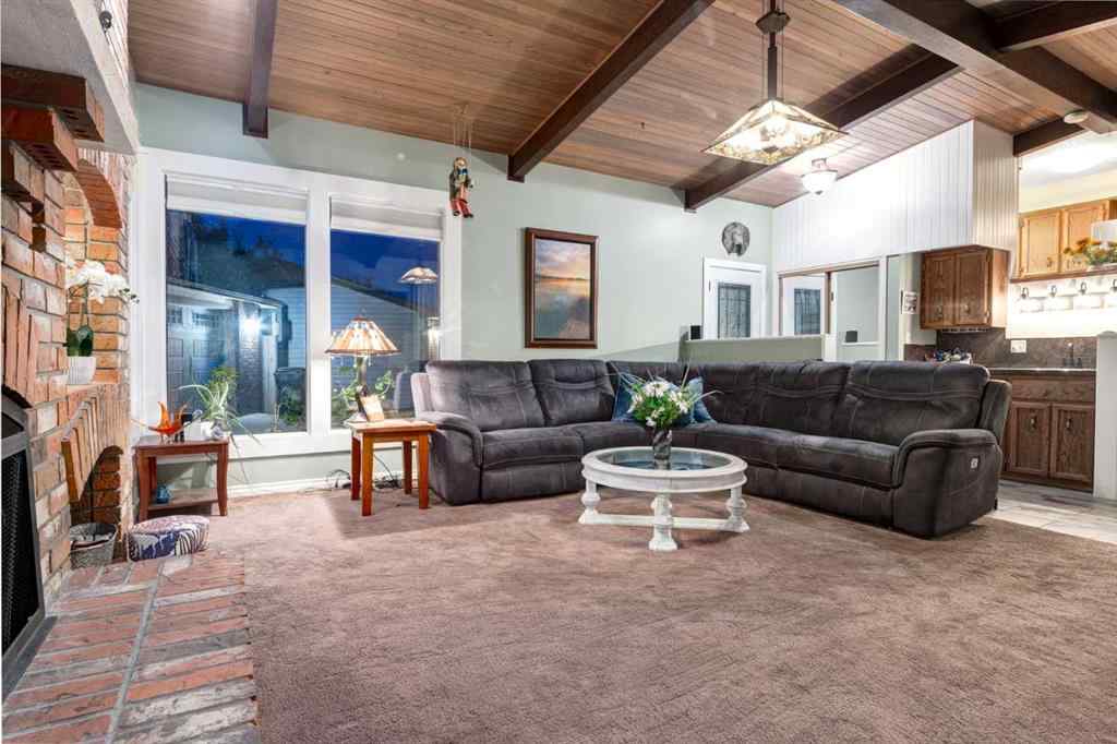 MLS® A2261199 - 220 Oakridge Place SW in Oakridge Calgary, Residential