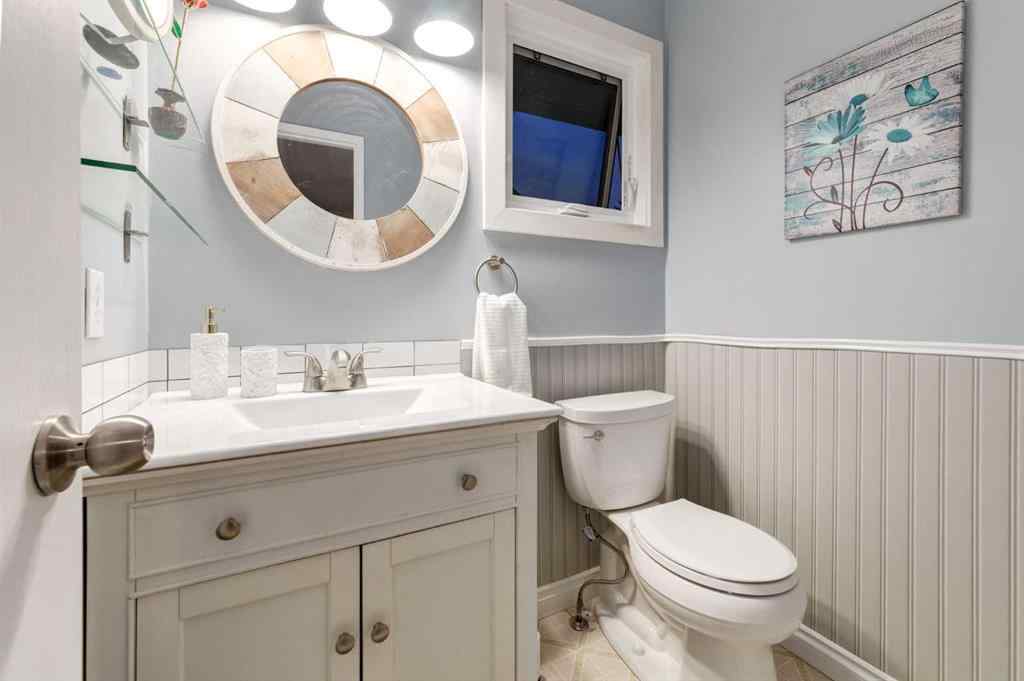 MLS® A2261199 - 220 Oakridge Place SW in Oakridge Calgary, Residential