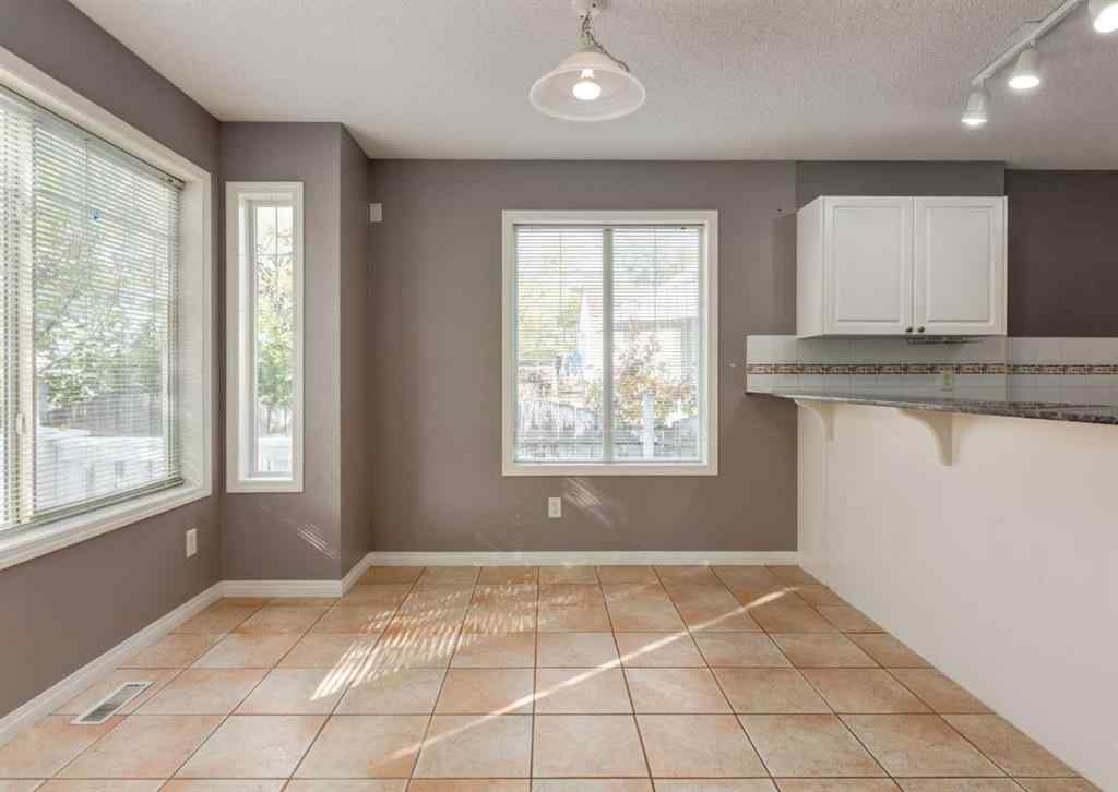 MLS® A2261200 - 141 28 Avenue NE in Tuxedo Park Calgary, Residential