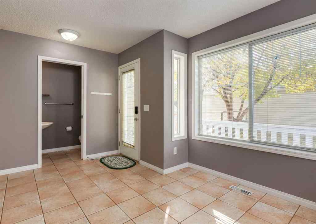 MLS® A2261200 - 141 28 Avenue NE in Tuxedo Park Calgary, Residential