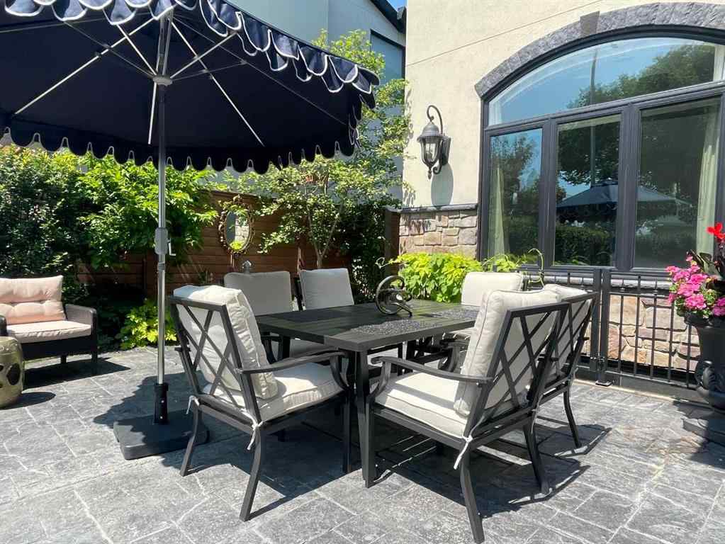 MLS® A2261202 - 814 Radford Road NE in Renfrew Calgary, Residential