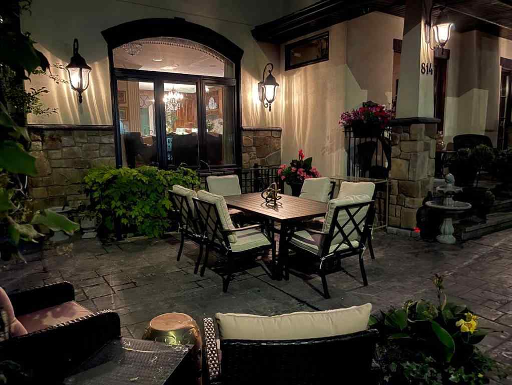 MLS® A2261202 - 814 Radford Road NE in Renfrew Calgary, Residential