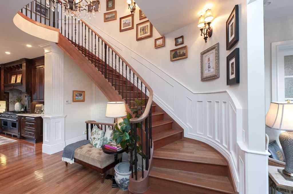 MLS® A2261202 - 814 Radford Road NE in Renfrew Calgary, Residential