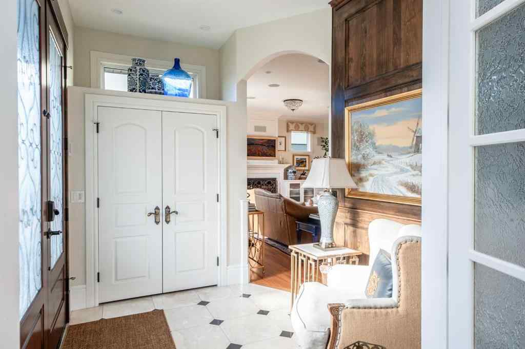 MLS® A2261202 - 814 Radford Road NE in Renfrew Calgary, Residential