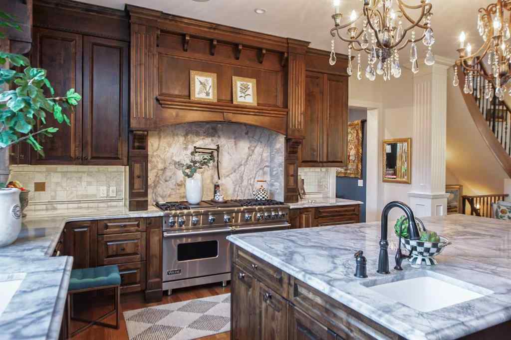 MLS® A2261202 - 814 Radford Road NE in Renfrew Calgary, Residential