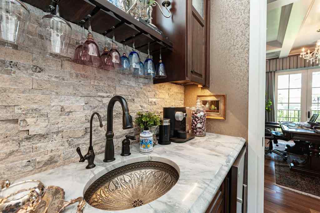 MLS® A2261202 - 814 Radford Road NE in Renfrew Calgary, Residential