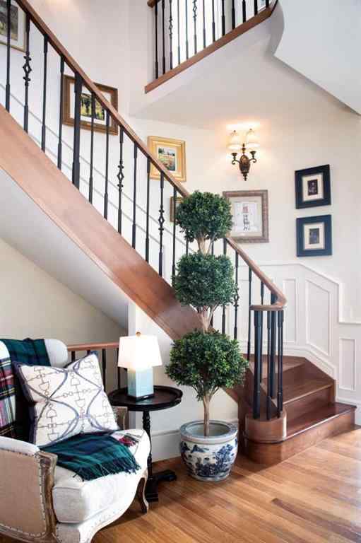 MLS® A2261202 - 814 Radford Road NE in Renfrew Calgary, Residential