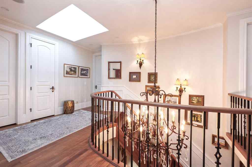 MLS® A2261202 - 814 Radford Road NE in Renfrew Calgary, Residential