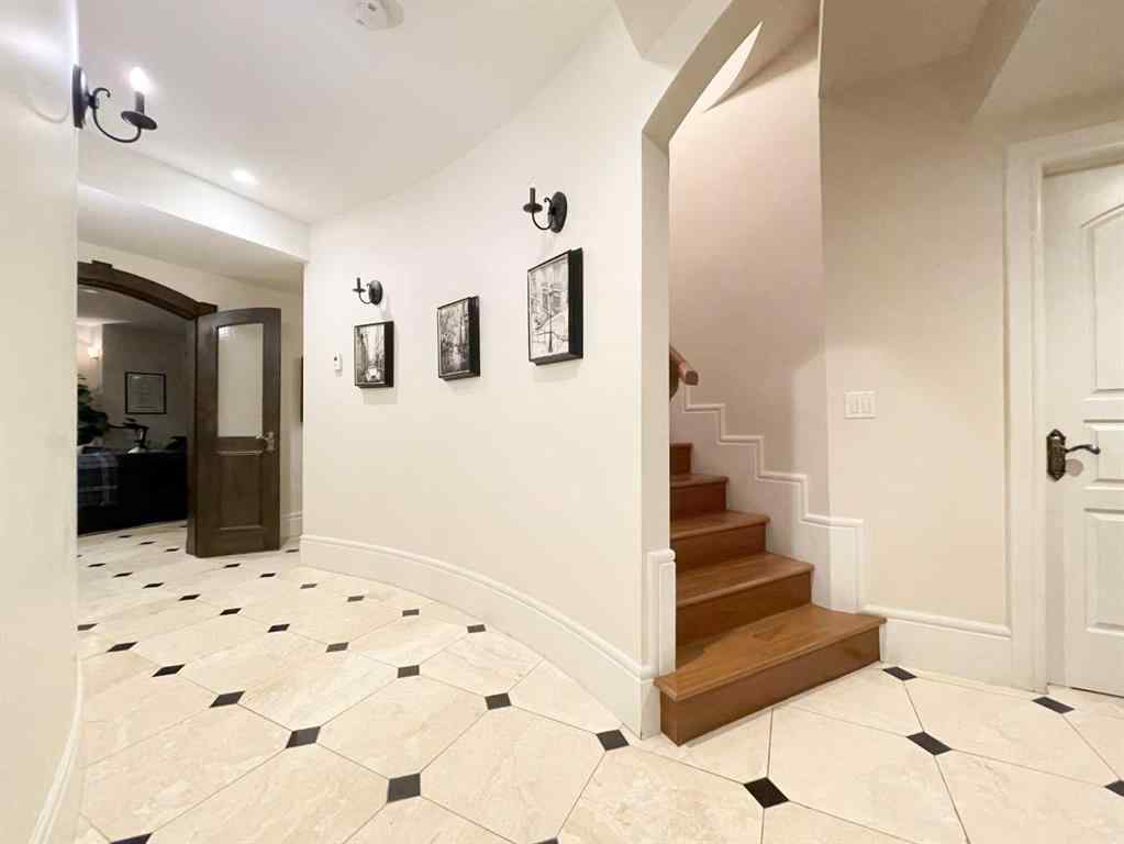 MLS® A2261202 - 814 Radford Road NE in Renfrew Calgary, Residential