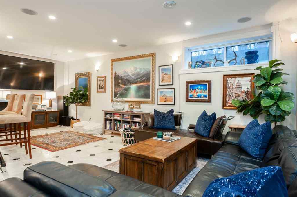 MLS® A2261202 - 814 Radford Road NE in Renfrew Calgary, Residential