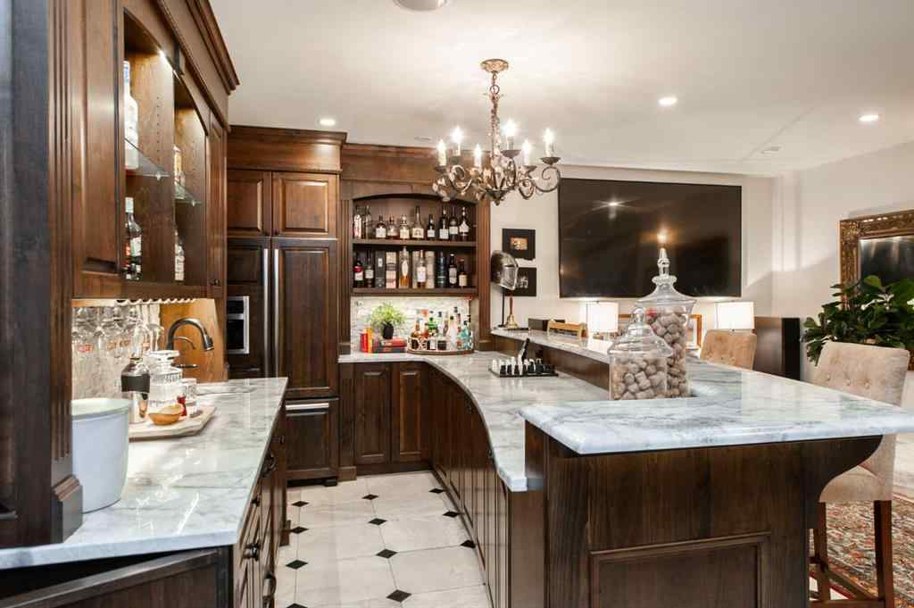 MLS® A2261202 - 814 Radford Road NE in Renfrew Calgary, Residential