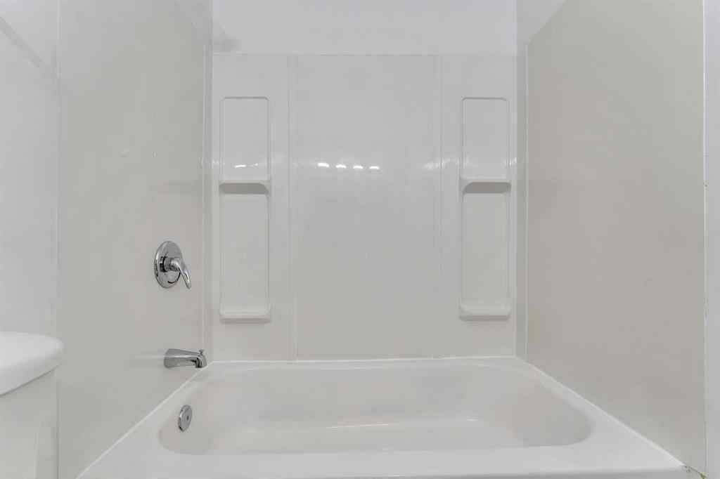 MLS® A2261204 - 105 Pinemont Bay NE in Pineridge Calgary, Residential