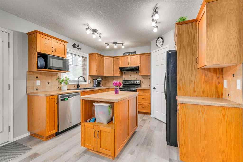 MLS® A2261215 - 1414 Smith Avenue  in NONE Crossfield, Residential
