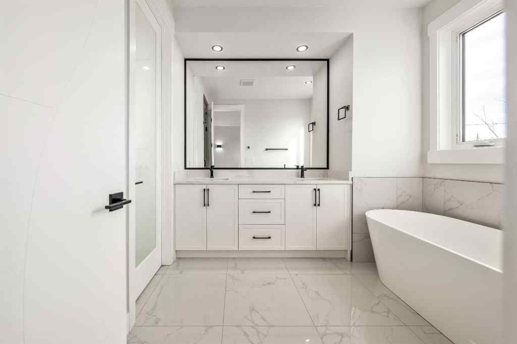 MLS® A2261223 - 1417 42 Street SW in Rosscarrock Calgary, Residential