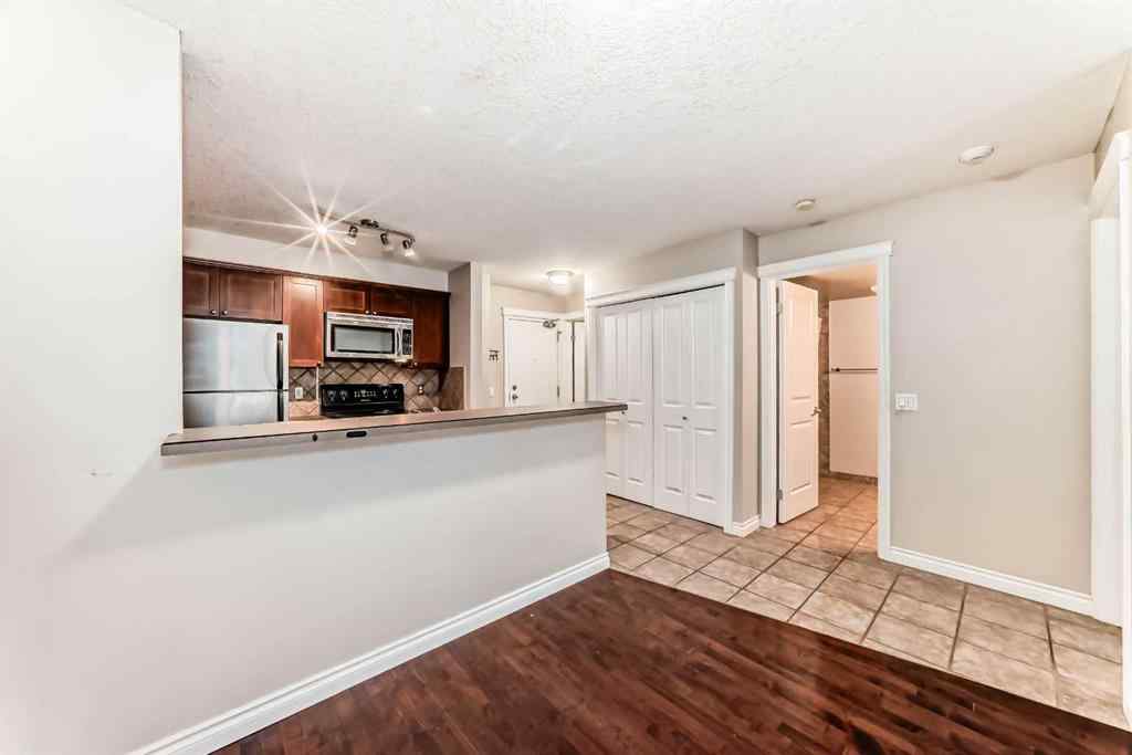 MLS® A2261224 - Unit #204 420 3 Avenue NE in Crescent Heights Calgary, Residential