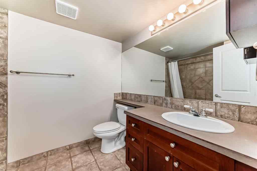 MLS® A2261224 - Unit #204 420 3 Avenue NE in Crescent Heights Calgary, Residential