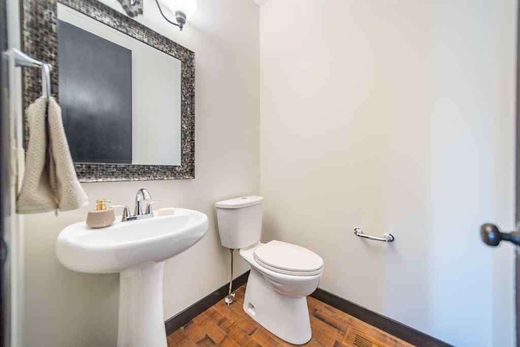 MLS® A2261227 - 73 Quarry Way SE in Douglasdale/Glen Calgary, Residential