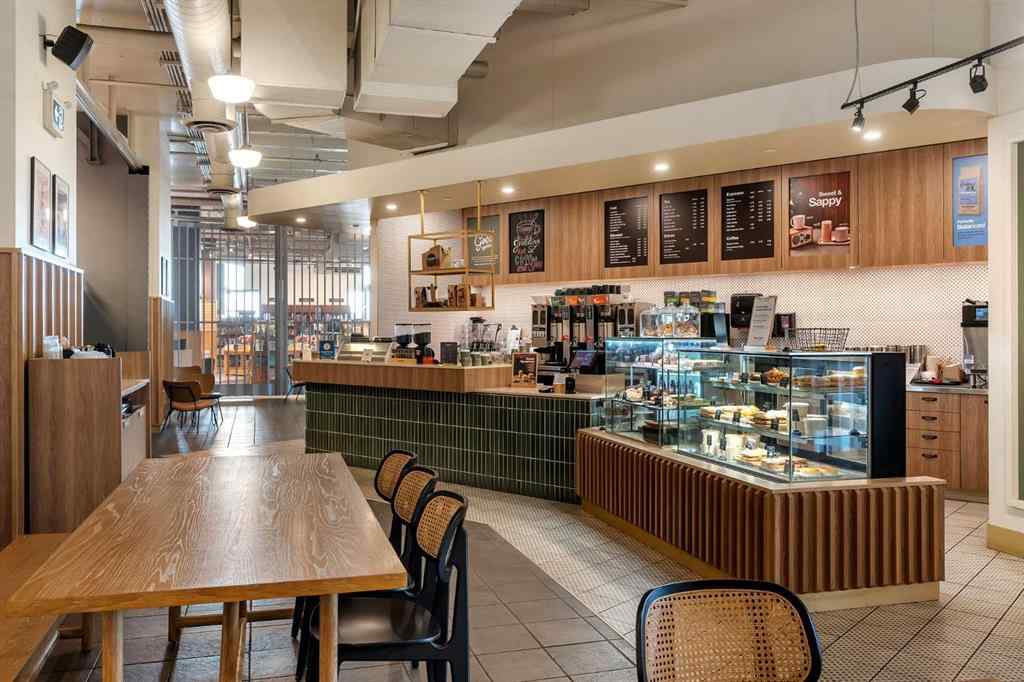 MLS® A2261228 - 6455 Macloed Trail  in Meadowlark Park Calgary, Commercial