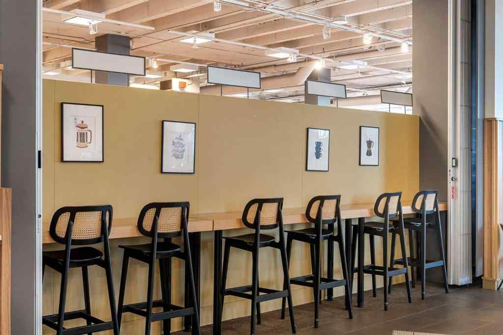 MLS® A2261228 - 6455 Macloed Trail  in Meadowlark Park Calgary, Commercial