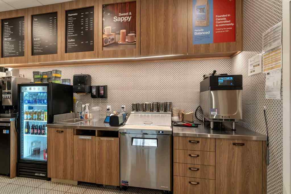 MLS® A2261228 - 6455 Macloed Trail  in Meadowlark Park Calgary, Commercial