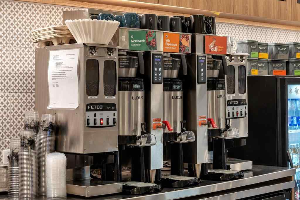 MLS® A2261228 - 6455 Macloed Trail  in Meadowlark Park Calgary, Commercial