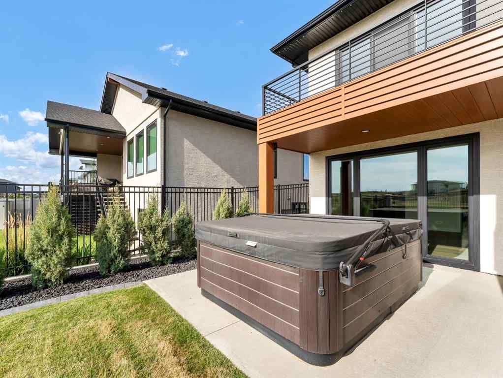 MLS® A2261229 - 51 Coulee Ridge Drive SW in SW Southridge Medicine Hat, Residential