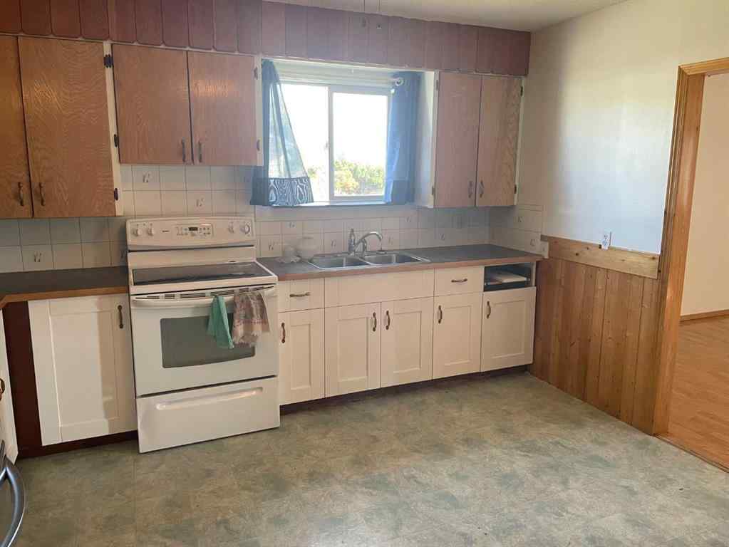 MLS® A2261230 - 11200 106 Ave   in NONE Fairview, Residential