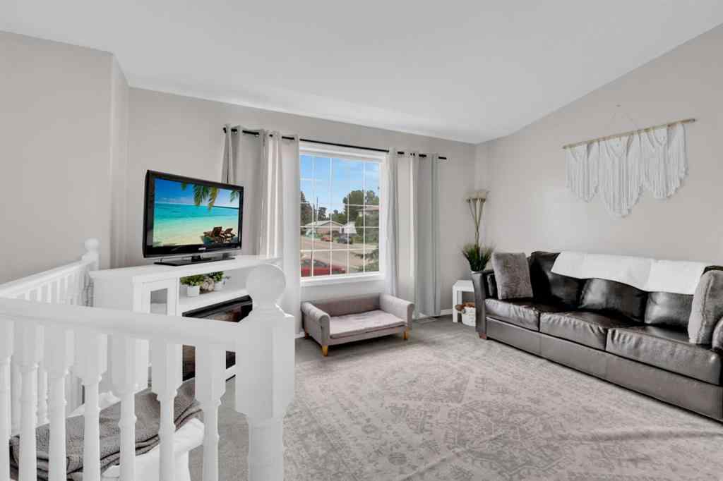 MLS® A2261238 - 2029 Minto Street  in Penhold Estates Penhold, Residential