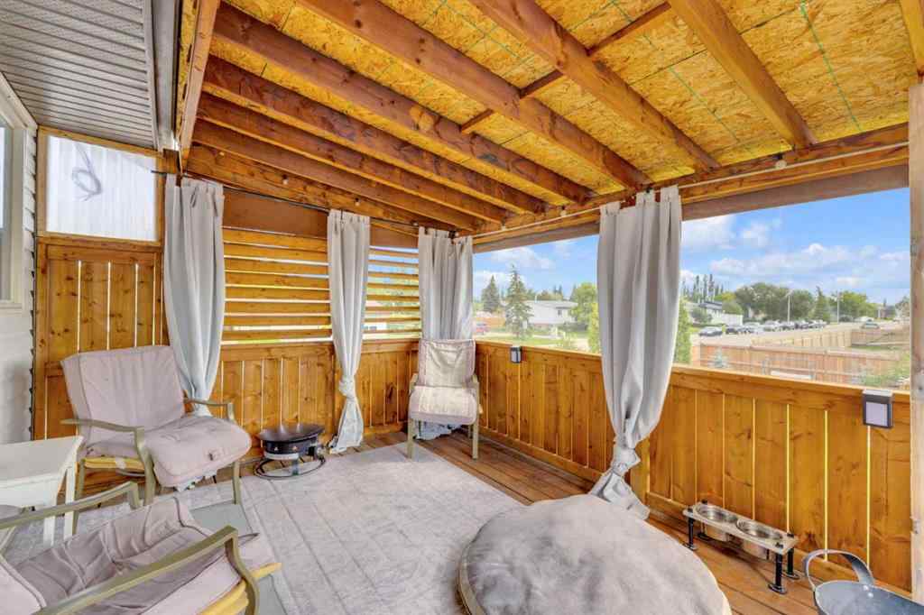 MLS® A2261238 - 2029 Minto Street  in Penhold Estates Penhold, Residential