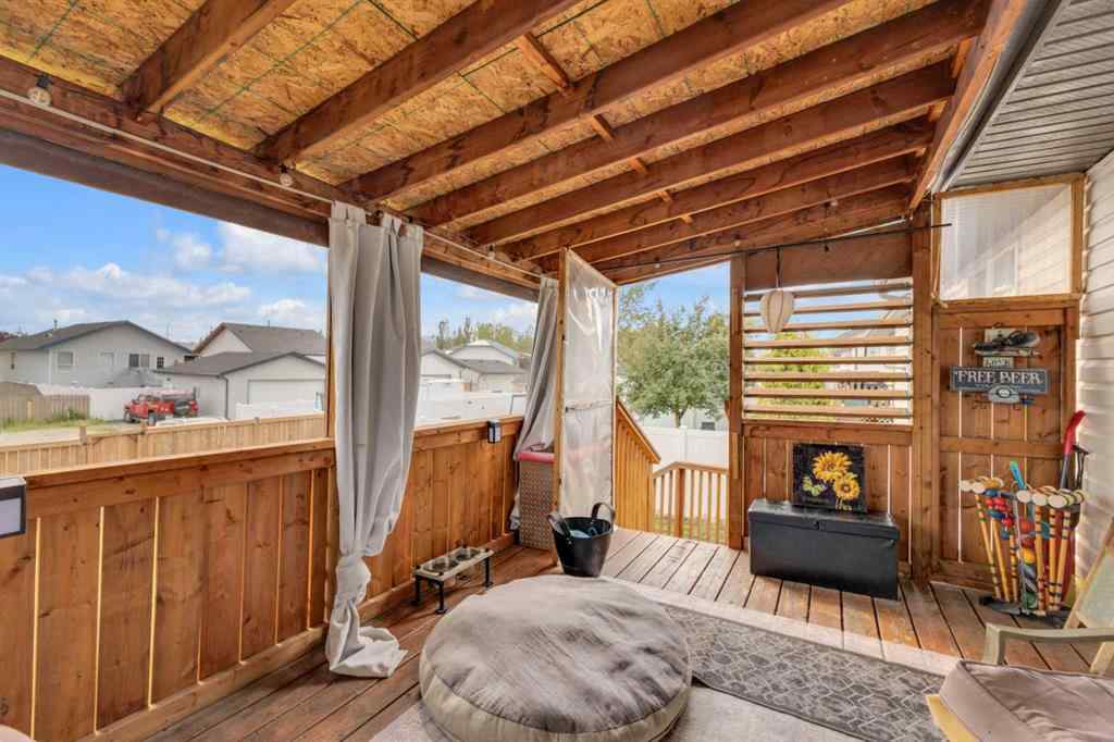 MLS® A2261238 - 2029 Minto Street  in Penhold Estates Penhold, Residential